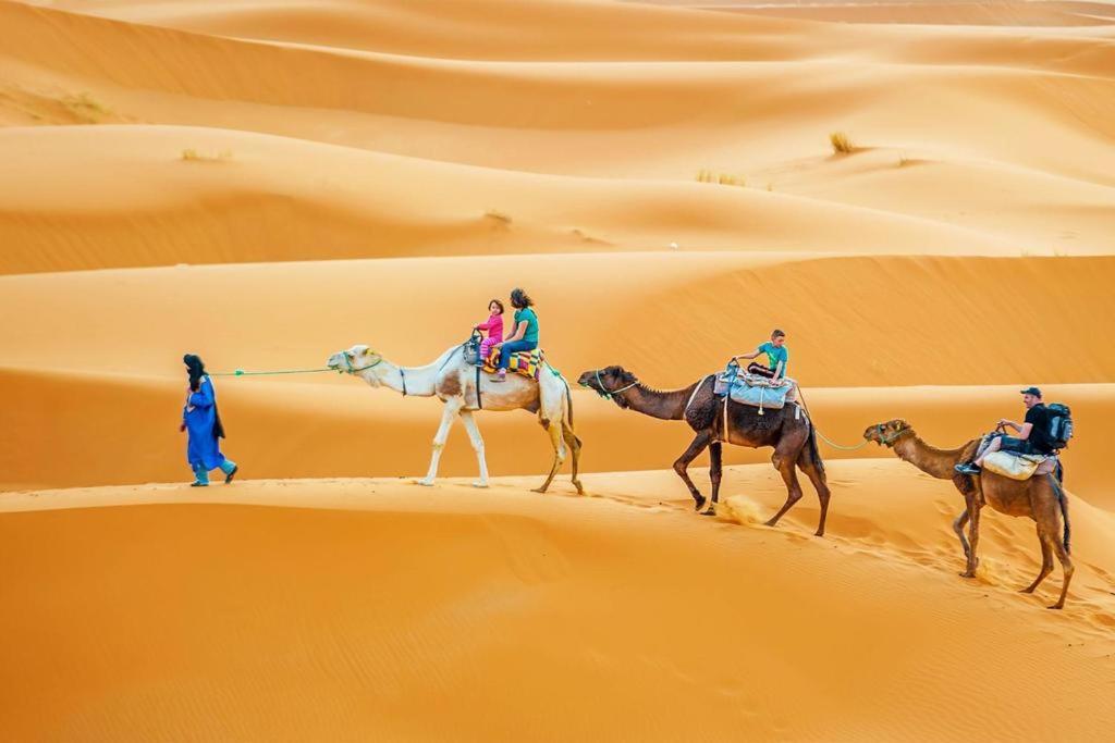 Merzouga Sahara Luxury Camp Екстериор снимка